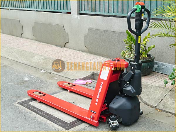 Xe nâng tay điện thấp bán tự động 1.5 tấn NOBLELIFT MỚI 100%